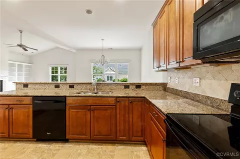 Kitchen - 307 Kernel Ct, North Chesterfield, VA 23236 photo 3 of 4