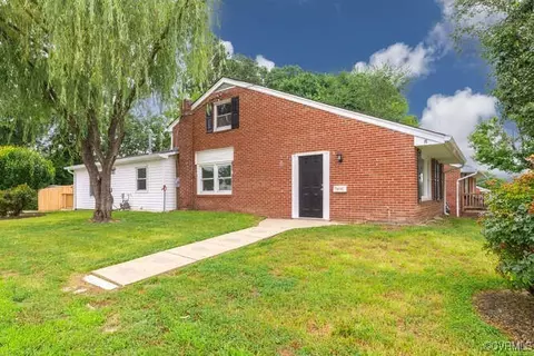 102 Hargrave Ave, Colonial Heights, VA 23834