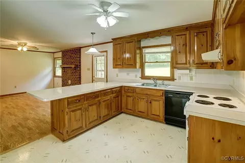 Kitchen - 3175 Sandy Hook Rd, Sandy Hook, VA 23153 photo 2 of 3