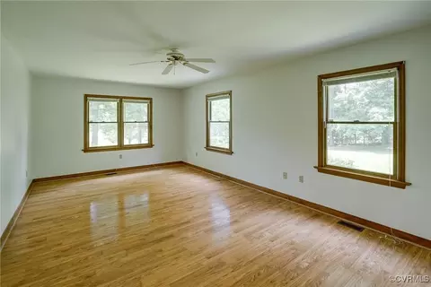 Bedroom - 3175 Sandy Hook Rd, Sandy Hook, VA 23153 photo 2 of 4