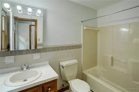 Bath - 3175 Sandy Hook Rd, Sandy Hook, VA 23153 photo 1 of 2