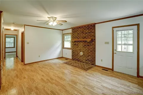 Living - 3175 Sandy Hook Rd, Sandy Hook, VA 23153 photo 2 of 4