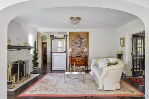 Living - 4221 Stuart Ave, Richmond, VA 23221 photo 2 of 8