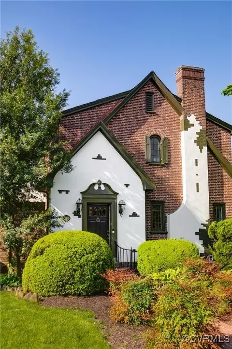 Exterior - 4221 Stuart Ave, Richmond, VA 23221 photo 3 of 12