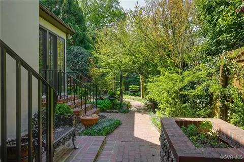 Exterior - 4221 Stuart Ave, Richmond, VA 23221 photo 11 of 12
