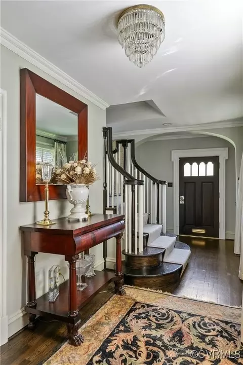 Entry Way - 4221 Stuart Ave, Richmond, VA 23221 photo 2 of 3