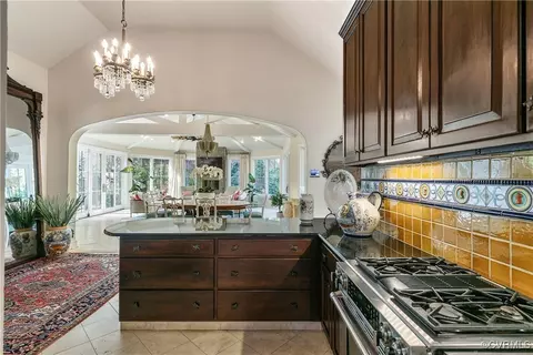 Kitchen - 4221 Stuart Ave, Richmond, VA 23221 photo 2 of 4