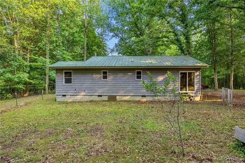 Exterior - 3966 Holts Ln, Saluda, VA 23149 photo 5 of 6