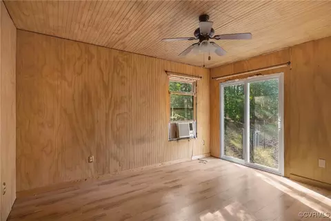 Bedroom - 3966 Holts Ln, Saluda, VA 23149 photo 1 of 3
