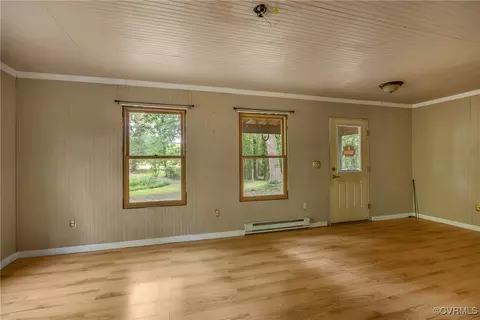 Living - 3966 Holts Ln, Saluda, VA 23149 photo 2 of 5