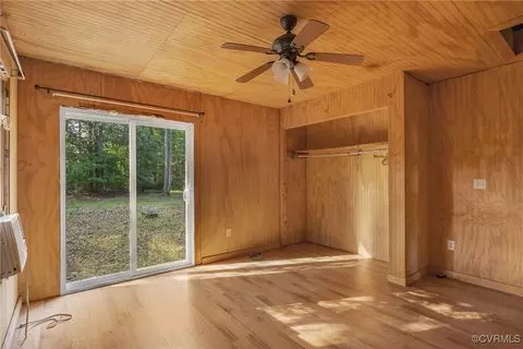 Bedroom - 3966 Holts Ln, Saluda, VA 23149 photo 2 of 3