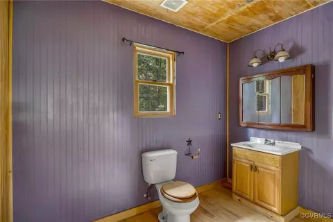 Bath - 3966 Holts Ln, Saluda, VA 23149 photo 1 of 2