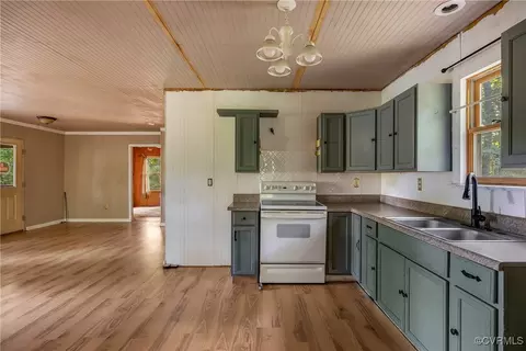 Kitchen - 3966 Holts Ln, Saluda, VA 23149 photo 2 of 2