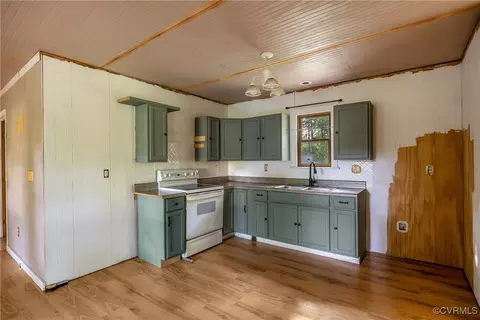 Kitchen - 3966 Holts Ln, Saluda, VA 23149 photo 1 of 2