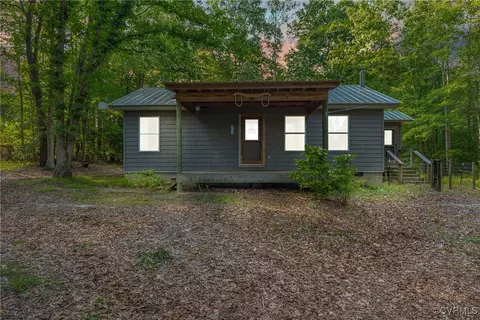 Exterior - 3966 Holts Ln, Saluda, VA 23149 photo 2 of 6