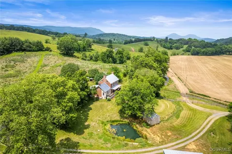 504 Springbranch Rd, Lexington, VA 24450
