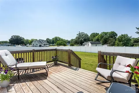 203 Pointers Dr, West Point, VA 23181 photo 3