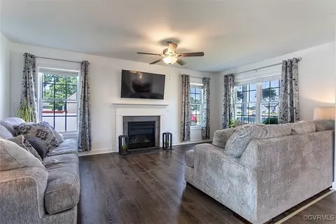203 Pointers Dr, West Point, VA 23181 photo 4