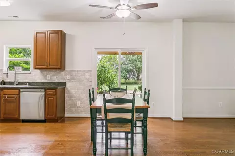 Dining - 201 Rembold Way, Williamsburg, VA 23185 photo 3 of 4