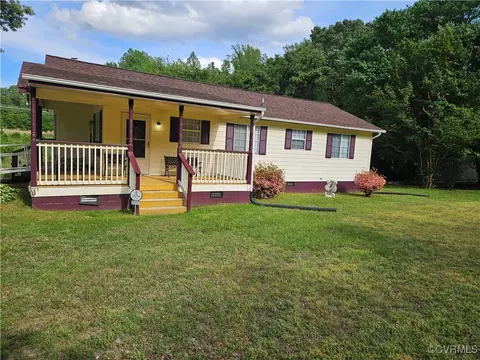16317 S South River Road Rd, Woodford, VA 22580