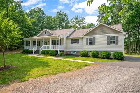 8260 Smacks Run Creek Ln, Amelia Court House, VA 23002