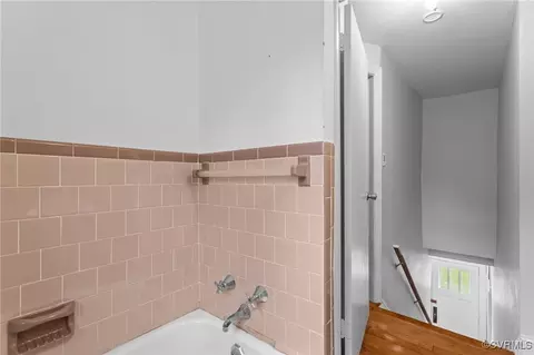 Bath - 14831 Harrowgate Rd, Chester, VA 23831 photo 3 of 4