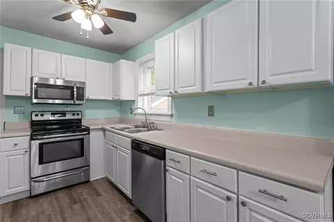 Kitchen - 14831 Harrowgate Rd, Chester, VA 23831 photo 1 of 2
