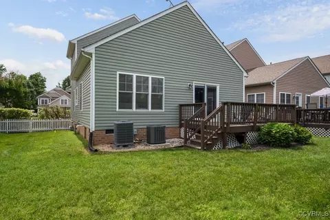 Exterior - 941 Gorham Ct, Midlothian, VA 23114 photo 7 of 9