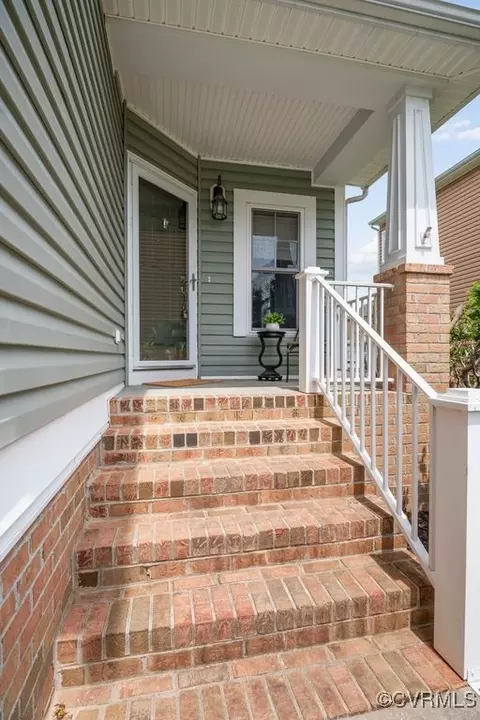 Exterior - 941 Gorham Ct, Midlothian, VA 23114 photo 3 of 9