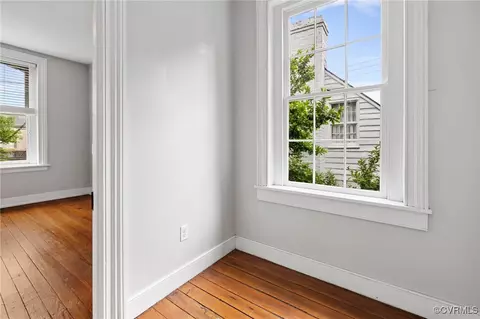 Entry Way - 2502 E Grace St, Richmond, VA 23223 photo 4 of 5