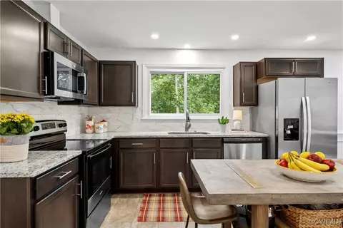 11900 Deerhurst Dr, Midlothian, VA 23113 photo 10