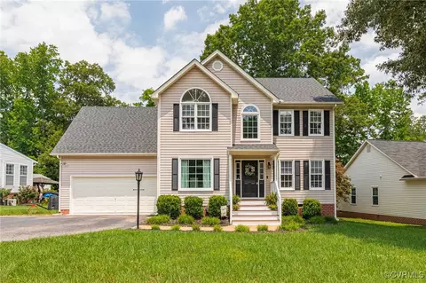 13901 Kentwood Forest Dr, Chester, VA 23831