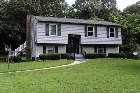 13308 Bermuda Place Dr, Chester, VA 23836