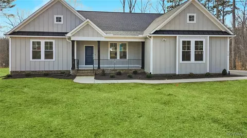 1389 Meadow Grove Dr, Powhatan, VA 23139