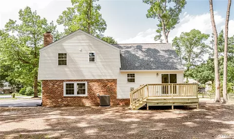 Exterior - 11649 Olde Coach Dr, Midlothian, VA 23113 photo 4 of 8