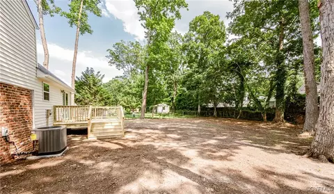 Exterior - 11649 Olde Coach Dr, Midlothian, VA 23113 photo 7 of 8