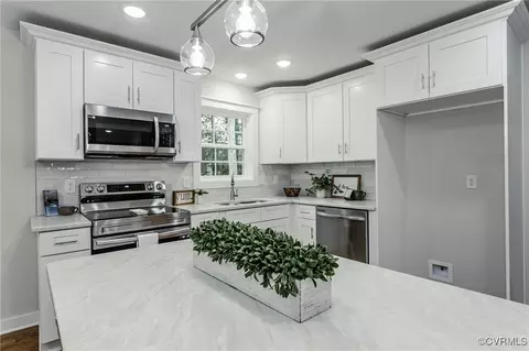 Kitchen - 11649 Olde Coach Dr, Midlothian, VA 23113 photo 4 of 8