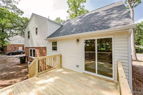 Exterior - 11649 Olde Coach Dr, Midlothian, VA 23113 photo 6 of 8