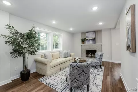 Living - 11649 Olde Coach Dr, Midlothian, VA 23113 photo 6 of 7