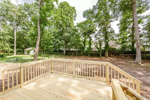 Exterior - 11649 Olde Coach Dr, Midlothian, VA 23113 photo 5 of 8