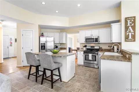 Kitchen - 9193 Clearstream Ter, Mechanicsville, VA 23116 photo 2 of 3