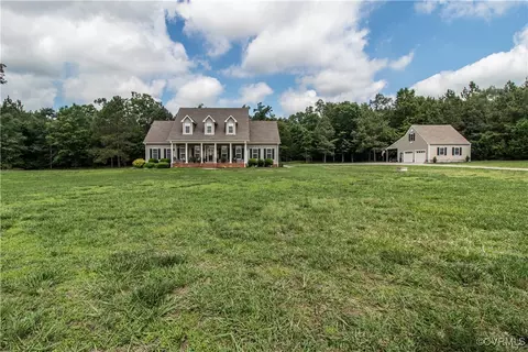 9701 Hitchcock Rd, Disputanta, VA 23842
