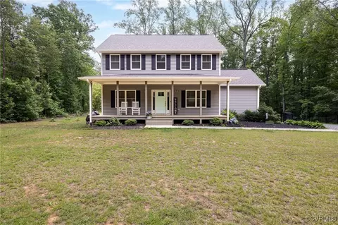 14221 Deep Wood Ave, Woodford, VA 22580