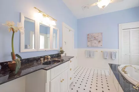 Bath - 1630 Park Ave, Richmond, VA 23220 photo 5 of 6