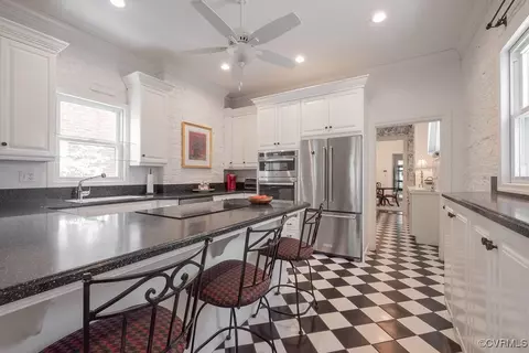 Kitchen - 1630 Park Ave, Richmond, VA 23220 photo 1 of 6