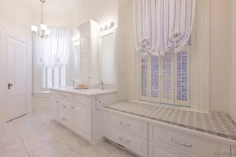 Bath - 1630 Park Ave, Richmond, VA 23220 photo 1 of 6
