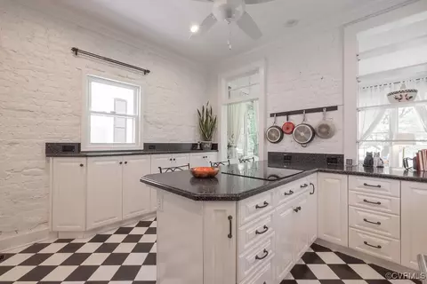 Kitchen - 1630 Park Ave, Richmond, VA 23220 photo 6 of 6
