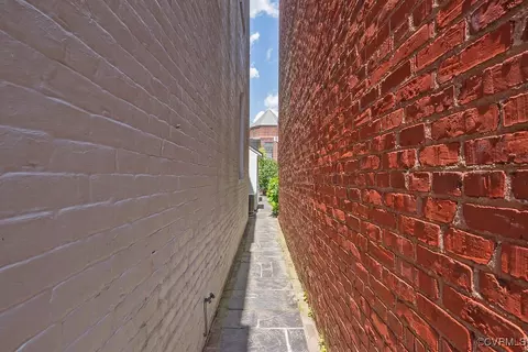 Exterior - 1630 Park Ave, Richmond, VA 23220 photo 4 of 12