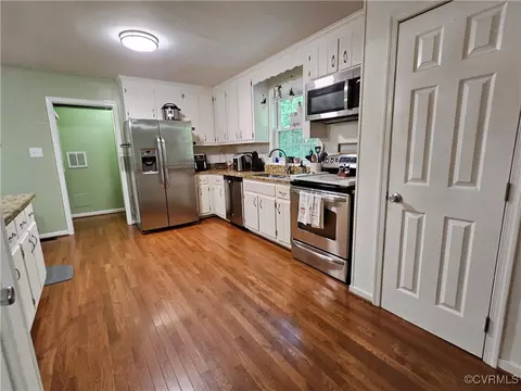 Kitchen - 7106 Full Rack Dr, Midlothian, VA 23112 photo 3 of 5
