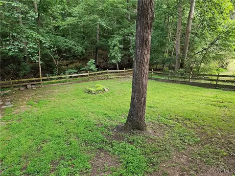Exterior - 7106 Full Rack Dr, Midlothian, VA 23112 photo 5 of 7